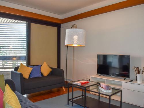 Posezení v ubytování Apartment Residenza Cassarate Lago-2 by Interhome