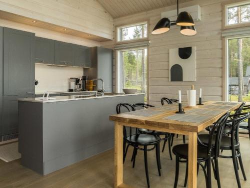 Kuchyň nebo kuchyňský kout v ubytování Holiday Home Merilänranta by Interhome