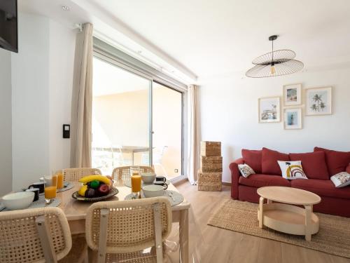 Zdjęcie z galerii obiektu Apartment La Calypso by Interhome w mieście Cavalaire-sur-Mer
