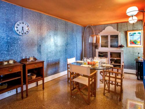 Apartment Torre del Castillo by Interhome