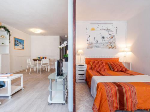 Posteľ alebo postele v izbe v ubytovaní Apartment Victoria Surf-13 by Interhome