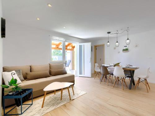Holiday Home Laura by Interhome