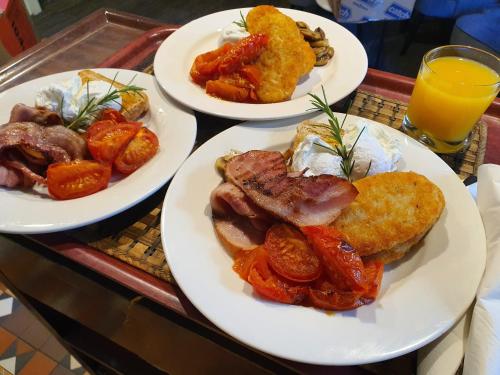 Mad på motellet eller i nærheden