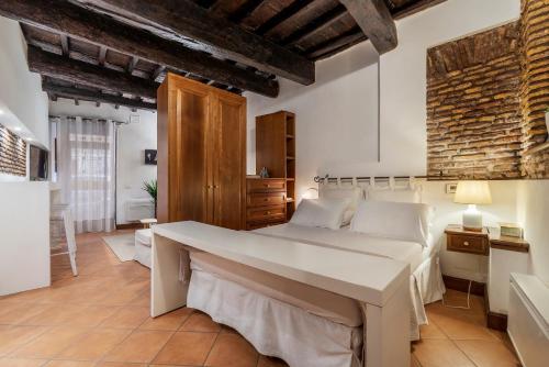 GuestHost - Heart of Trastevere Studio Flat