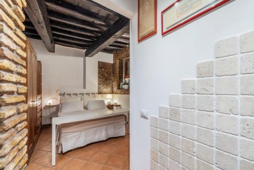 GuestHost - Heart of Trastevere Studio Flat