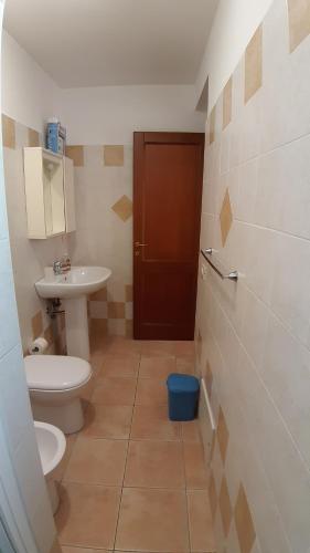 Bilik mandi di Guesthouse Affittacamere Goloritzè
