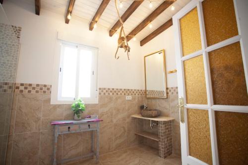 Et badeværelse på El Palacete de Cuevas