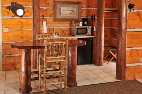 Η κουζίνα ή μικρή κουζίνα στο Cedar Creek Hotel Wausau - Rothschild