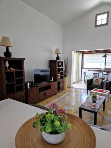 Villa Lola