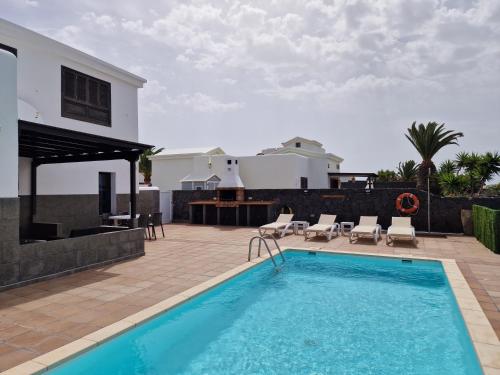 Villa Lola
