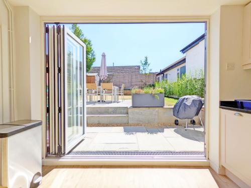 1 Rainbow Villa, Westbourne – Photos 4