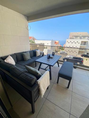 Gallery image of Marina Bay - Exclusive Apartment with Private Pool and Adriatic Sea View in Tučepi