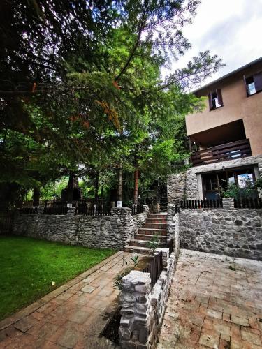 Κήπος έξω από το Cabana Brazilor