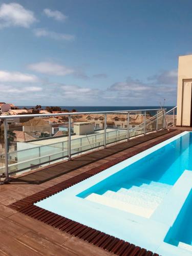 Sundlaugin á Sal Serenity Suites eða í nágrenninu