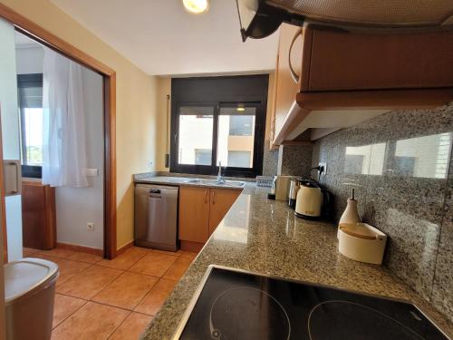 Dapur atau dapur kecil di VistaMar beautiful apartment with amazing sea view Pineda de Mar