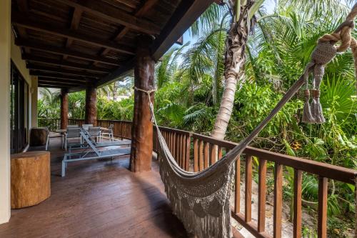 Un balcón o terraza de Ana y Jose Hotel & Beach Club Tulum