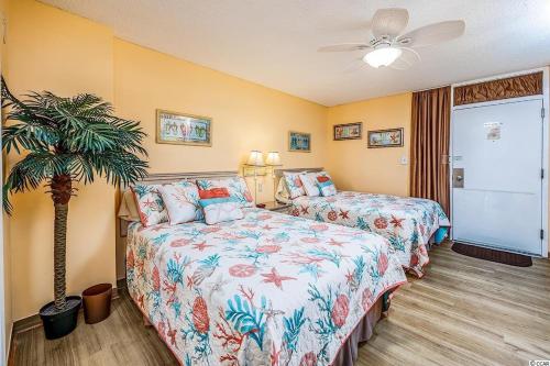 מיטה או מיטות בחדר ב-Spacious Ocean View Suite With Beautiful Updates! - Ocean Dunes Tower 2 Unit 6121 - Sleeps 6 Guests!