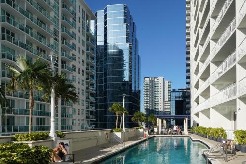 4 bed full condo in Miami with skyline & sea view photo 33