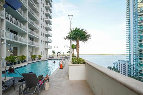 4 bed full condo in Miami with skyline & sea view photo 37