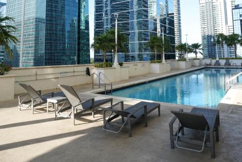 4 bed full condo in Miami with skyline & sea view photo 47