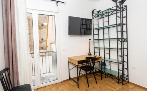 TV a/nebo společenská místnost v ubytování Modern studio Chiou