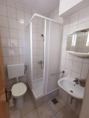 Apartment and Rooms Mrkovic