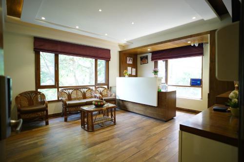 Gallery image of Mahaveer Shimla By Royal Collection Hotels in Shimla
