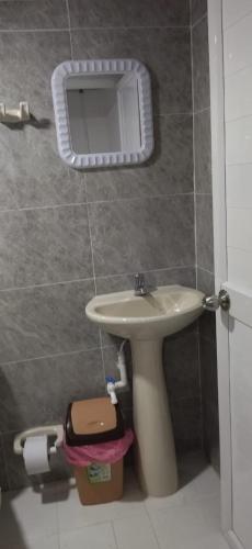 Bagno di JAMES & GOMEZ SOCIETY