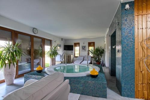 Basen w obiekcie Funaberia - luksusowa willa z basenem, jacuzzi, sauna, quady w cenie lub w pobliżu