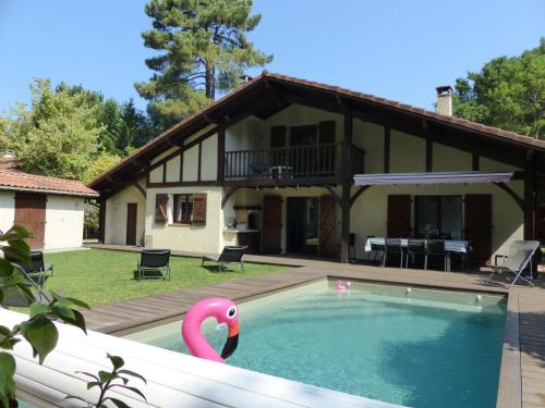 CAPBRETON Villa MALBEC Villa rénovée sur jardin pour 10 personnes Wifi gratuit