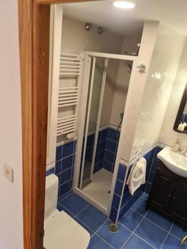 Ένα μπάνιο στο Apartamento en Panticosa