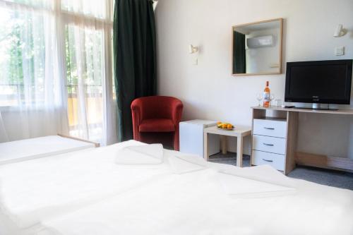 Gallery image of CE Napfény Hotel in Siófok
