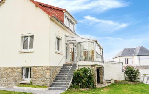 Awesome Apartment In Pirou With Wifi