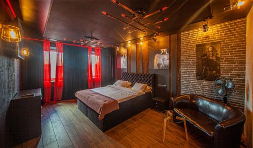 Postel nebo postele na pokoji v ubytování Biplan Hotel