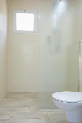 Ένα μπάνιο στο Naomi's place הבית של נעמי