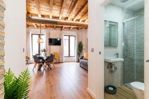 Wekey Homes Granada, Mesones Central Suites