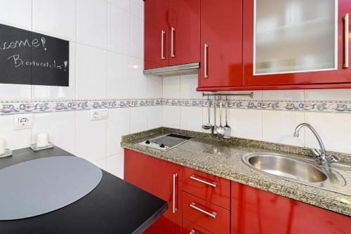 Kuchyňa alebo kuchynka v ubytovaní WintowinRentals Coqueto apartamento en el Centro de Málaga