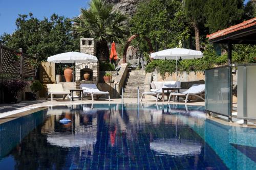 Bazén v ubytování The Aegean Gate Hotel nebo v jeho okolí
