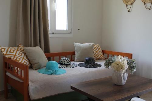 Posteľ alebo postele v izbe v ubytovaní Dimokritos Apartment