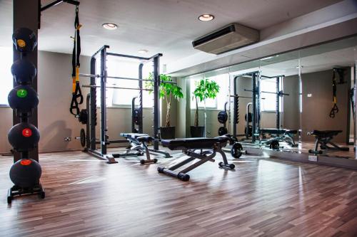 Fitness centrum a/nebo fitness zařízení v ubytování AX The Palace