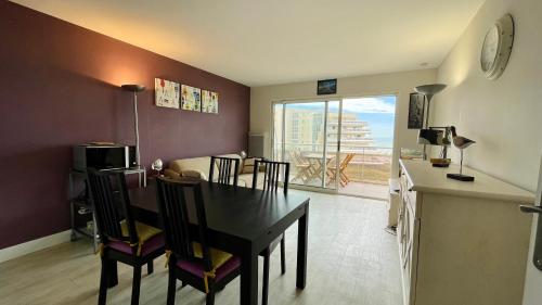 Η κουζίνα ή μικρή κουζίνα στο Appartement avec balcon vue mer