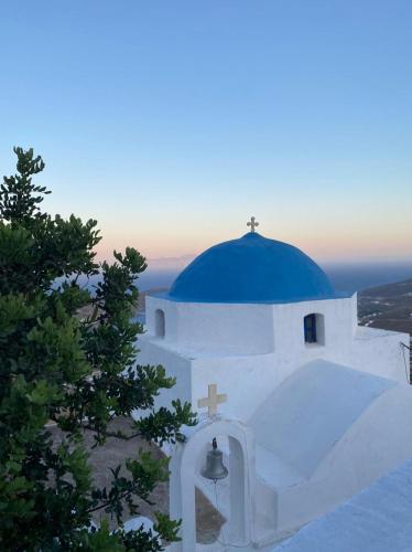 Gambar di galeri bagi Windhouses Serifos di Serifos Chora