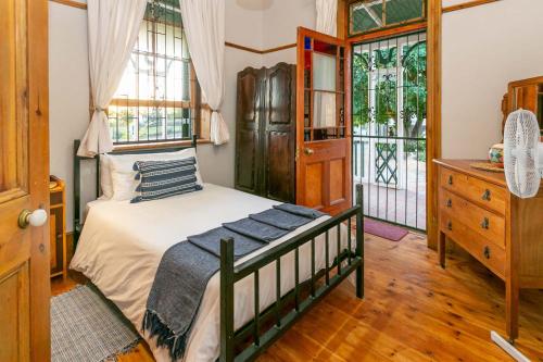 Gallery image of Ravenscliff Self Catering in Oudtshoorn