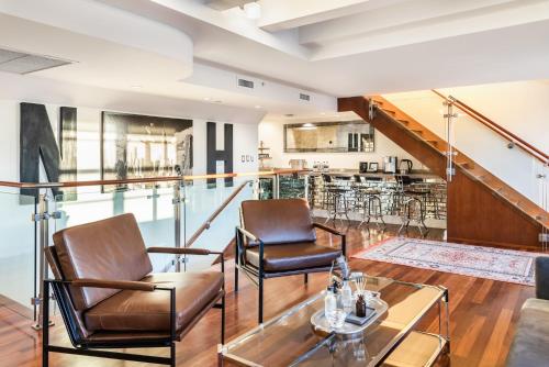 Ruang duduk di National Hotel, An Adult Only Oceanfront Resort