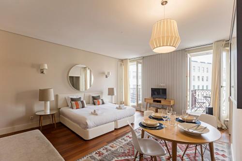Palácio das Cardosas Studio by LovelyStay