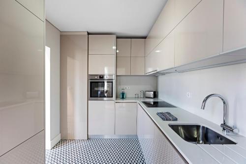 Palácio das Cardosas Studio by LovelyStay