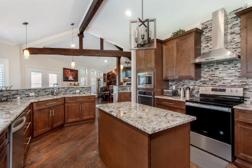 A kitchen or kitchenette at Newly Renovated Private Ranch Get-A-Way