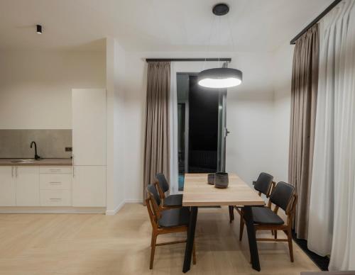  Aurora Luxe -  Room  picture :   Tea/Coffee maker    Shower    TV                           