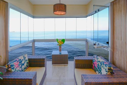 Apartamento no Morro do Maluf, frente ao mar