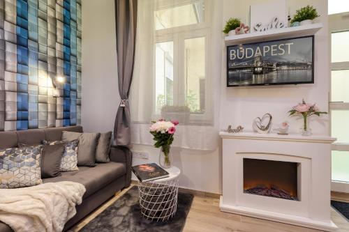 B2 City Center, Dohany street